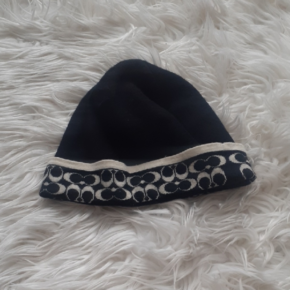 Coach Signature C Logo Beanie Black & Ivory